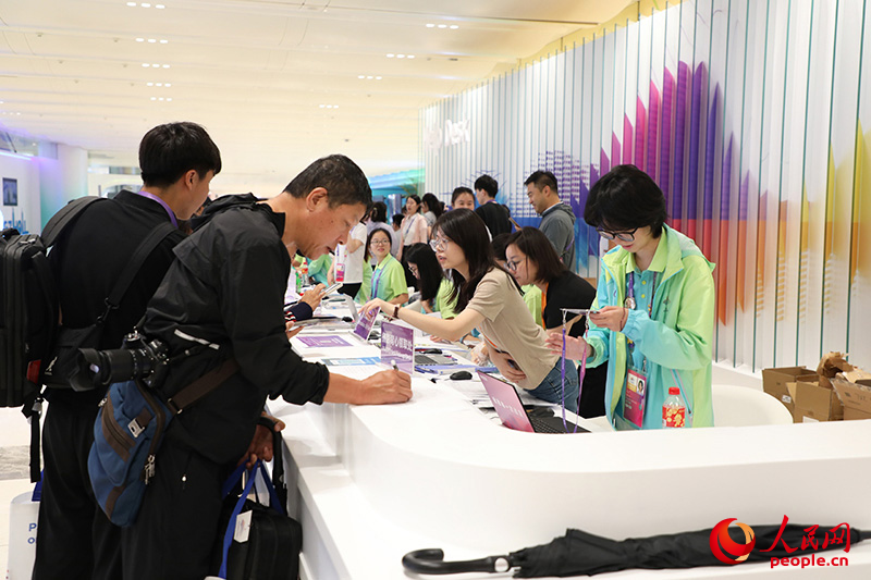 ��ý�����ķ���̨