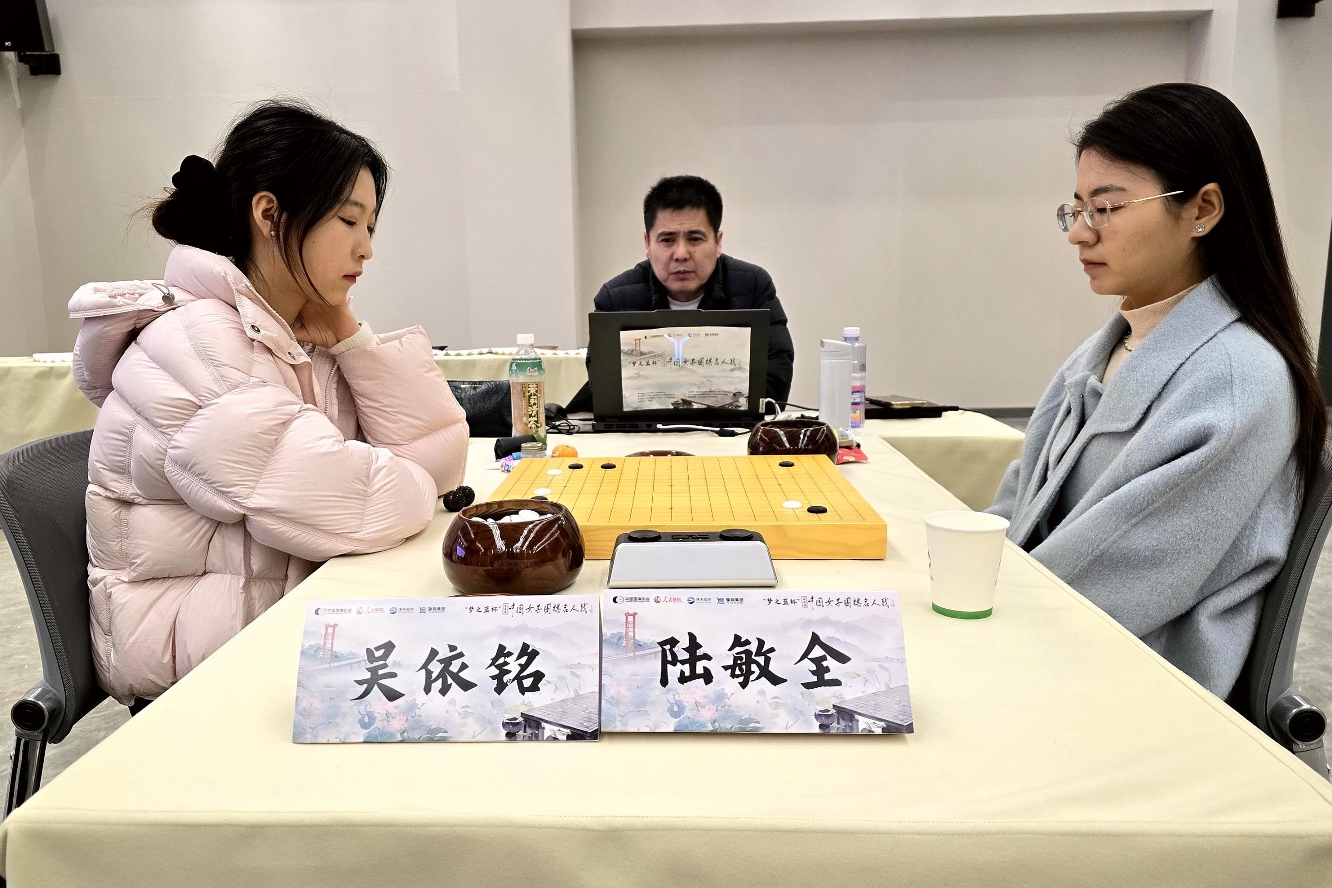 吴依铭VS陆敏全 人民网记者 胡雪蓉摄