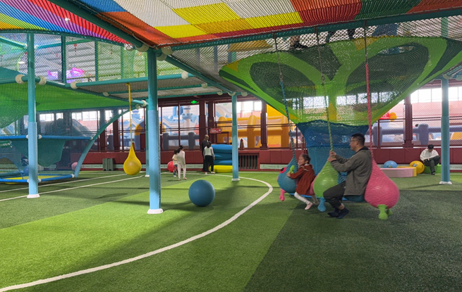 奇妙绳网乐园。人民网记者 王连香摄