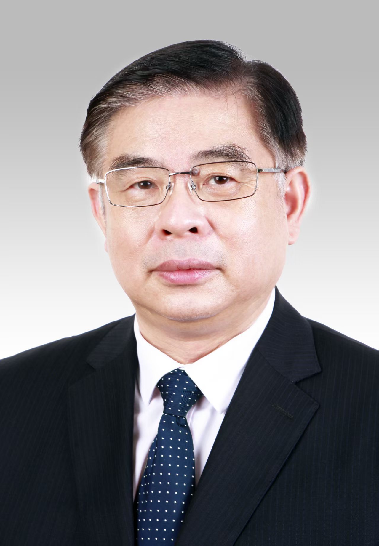 陆俊华近照