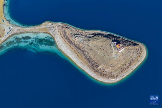 这是11月20日拍摄的羊卓雍错(无人机照片)。