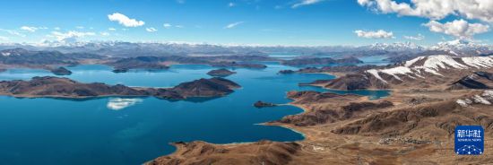 这是11月20日拍摄的羊卓雍错(无人机拼接照片)。