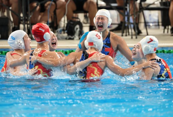   4月24日，中国队球员在比赛后庆祝。新华社记者 朱唯希 摄