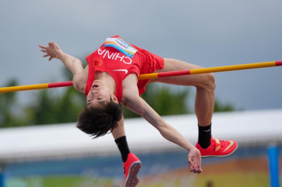   4月24日，中国选手张昊在比赛中。新华社记者 朱峥 摄
